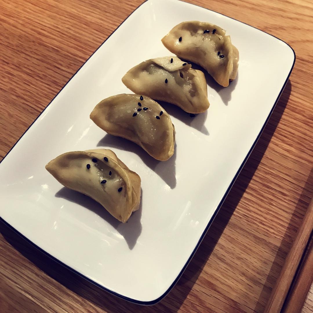 速冻水饺吃腻了吗~变锅贴吧(๑´ڡ`๑)