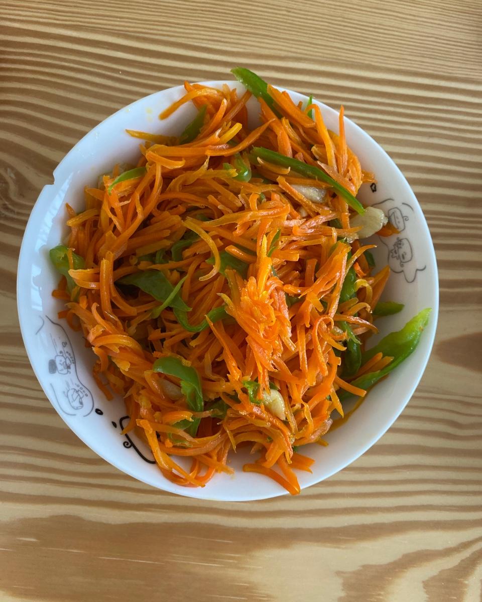 青椒炒胡萝卜（专治不爱吃胡萝卜的你）
