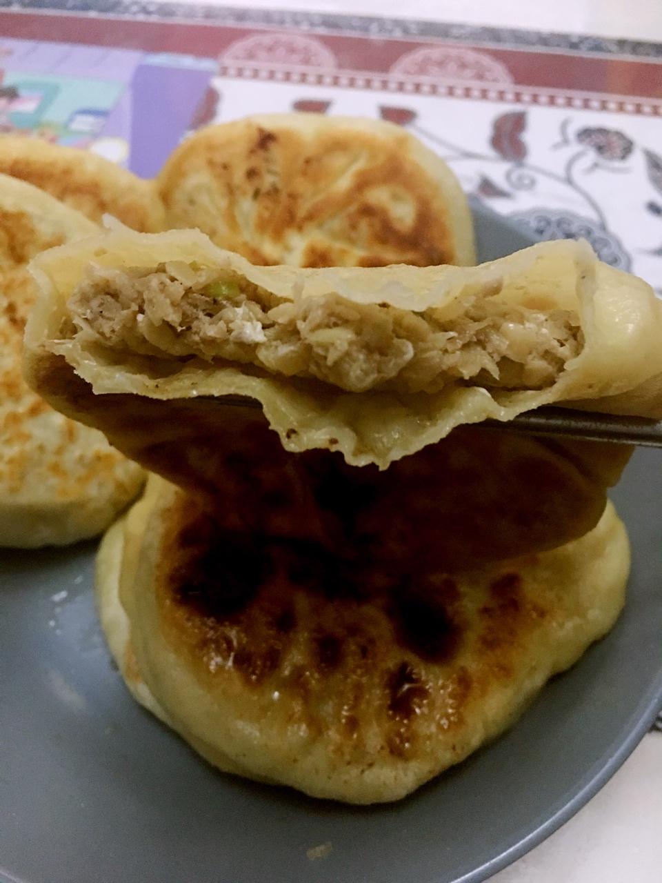 东北酸菜猪肉馅饼
