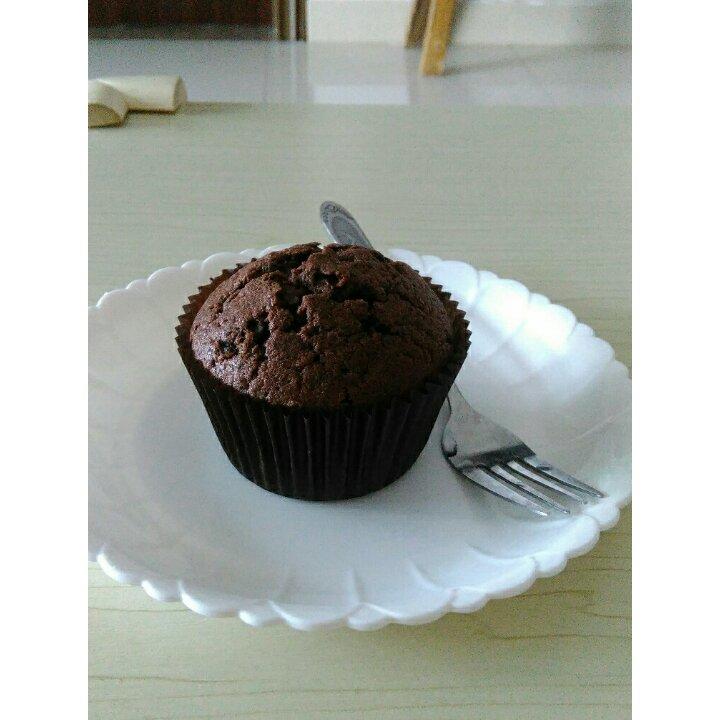 超润巧克力纸杯蛋糕（非常适合裱花、盖糖皮的cupcake方子）