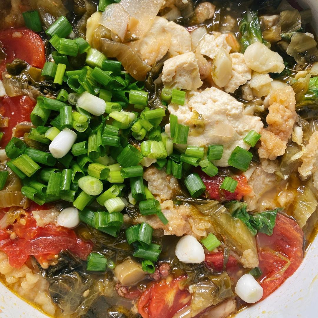怎么做都好吃-酸菜酥肉豆花的做法