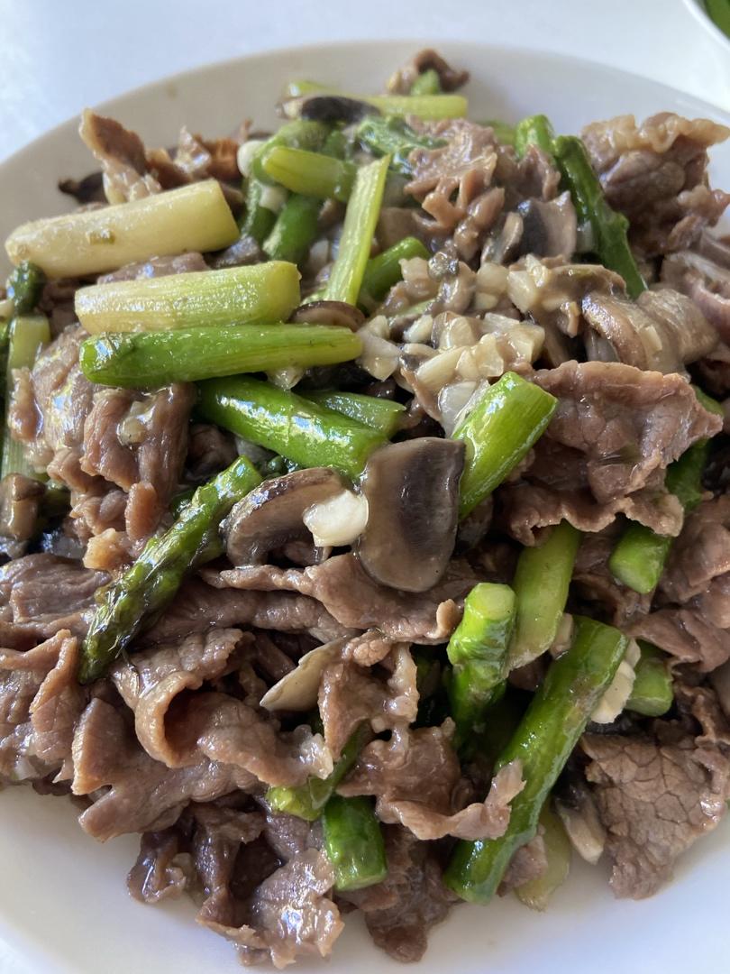 芦笋炒牛肉