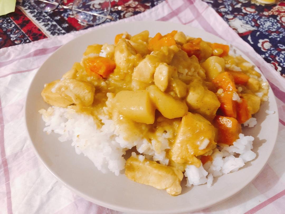 【咖喱牛腩拌饭】