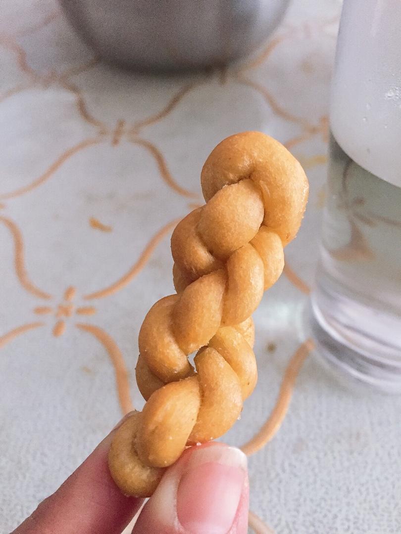 鸡蛋小麻花