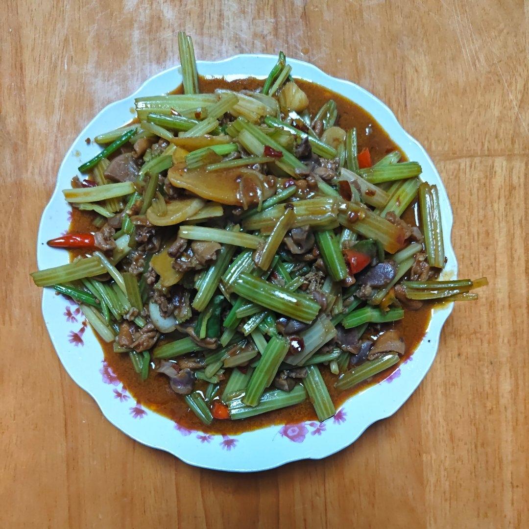 芹菜炒鸡杂