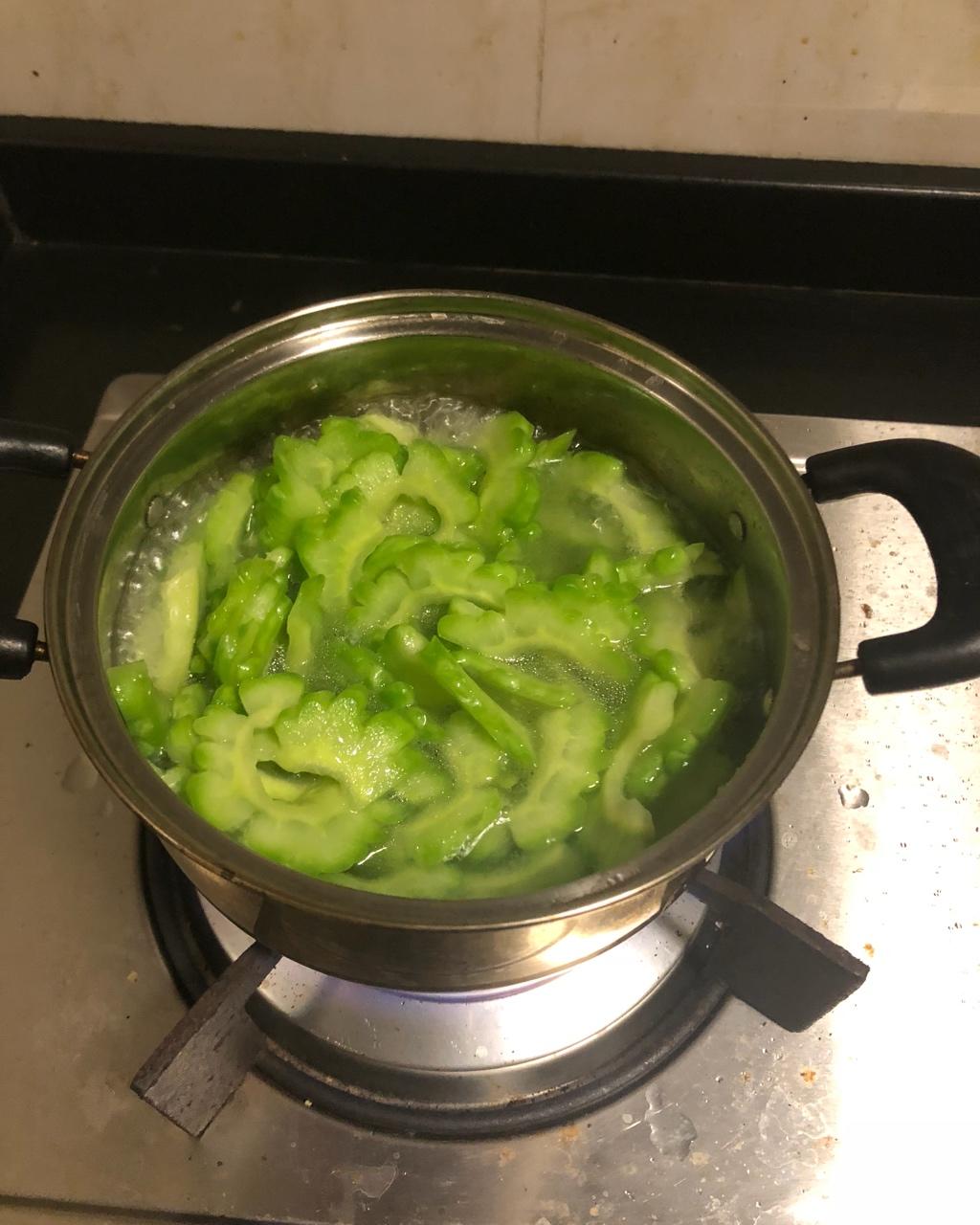 苦瓜炒蛋