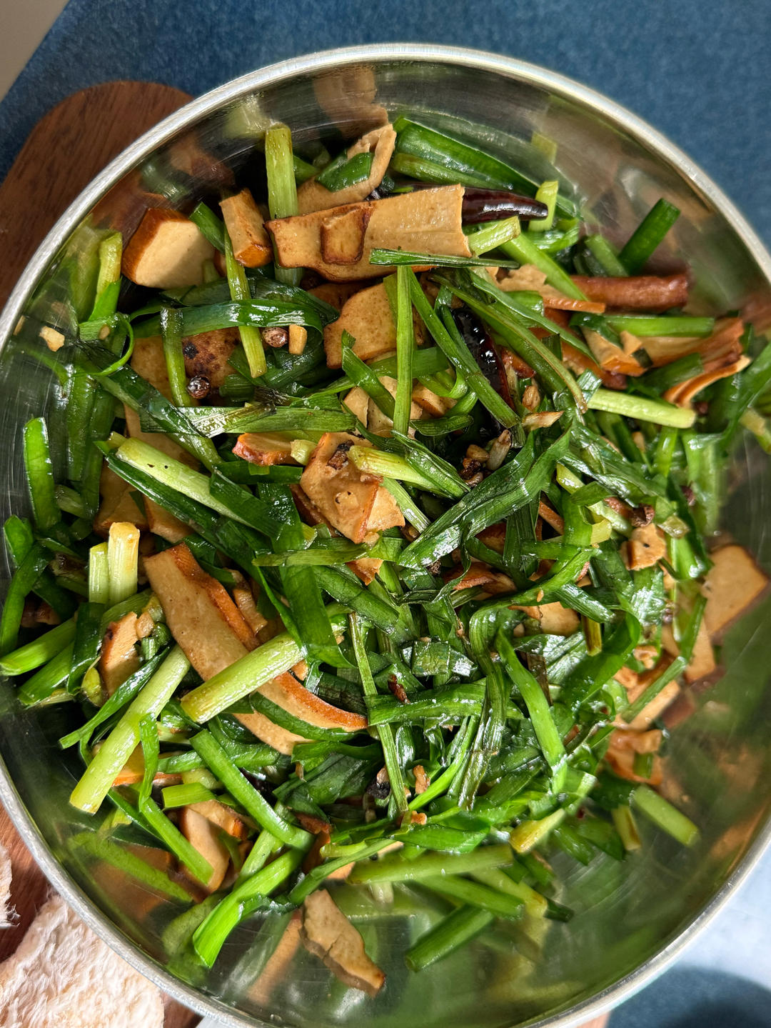 四川人的家常菜-韭菜炒豆干