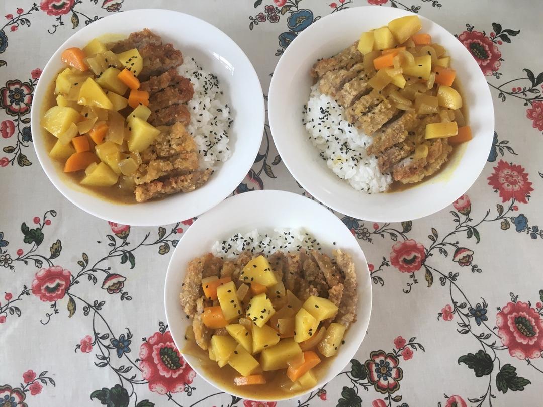 香酥咖喱猪排饭