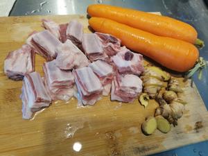 秋冬滋补胡萝卜焖羊肉（软烂羊排）的做法 步骤1