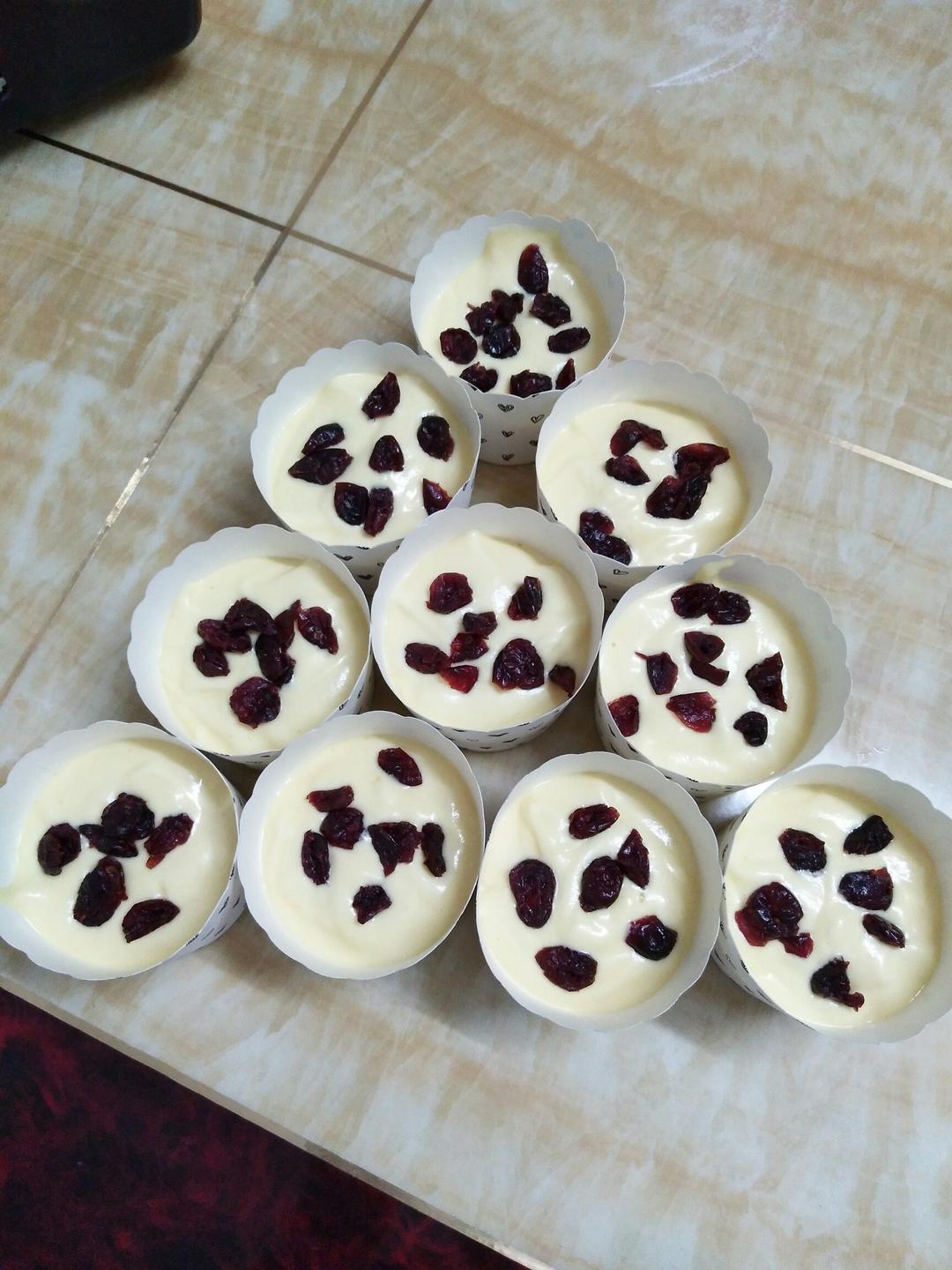 蔓越莓纸杯戚风小蛋糕