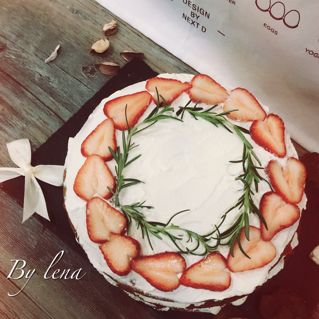 草莓裸蛋糕