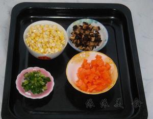 玉米胡萝卜香菇粥的做法 步骤3