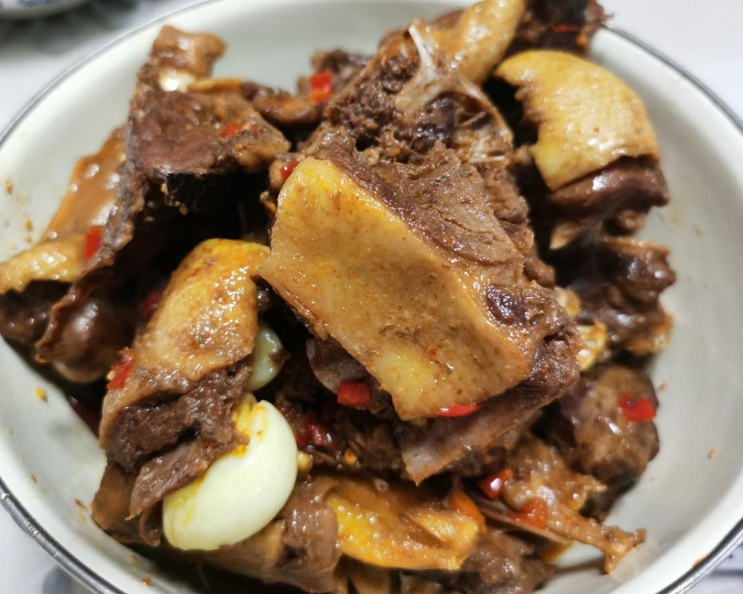 这是我家的家传菜,外婆和妈妈每次待客的必备硬菜,超级受欢迎,我成家