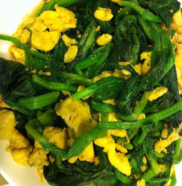 菠菜炒鸡蛋