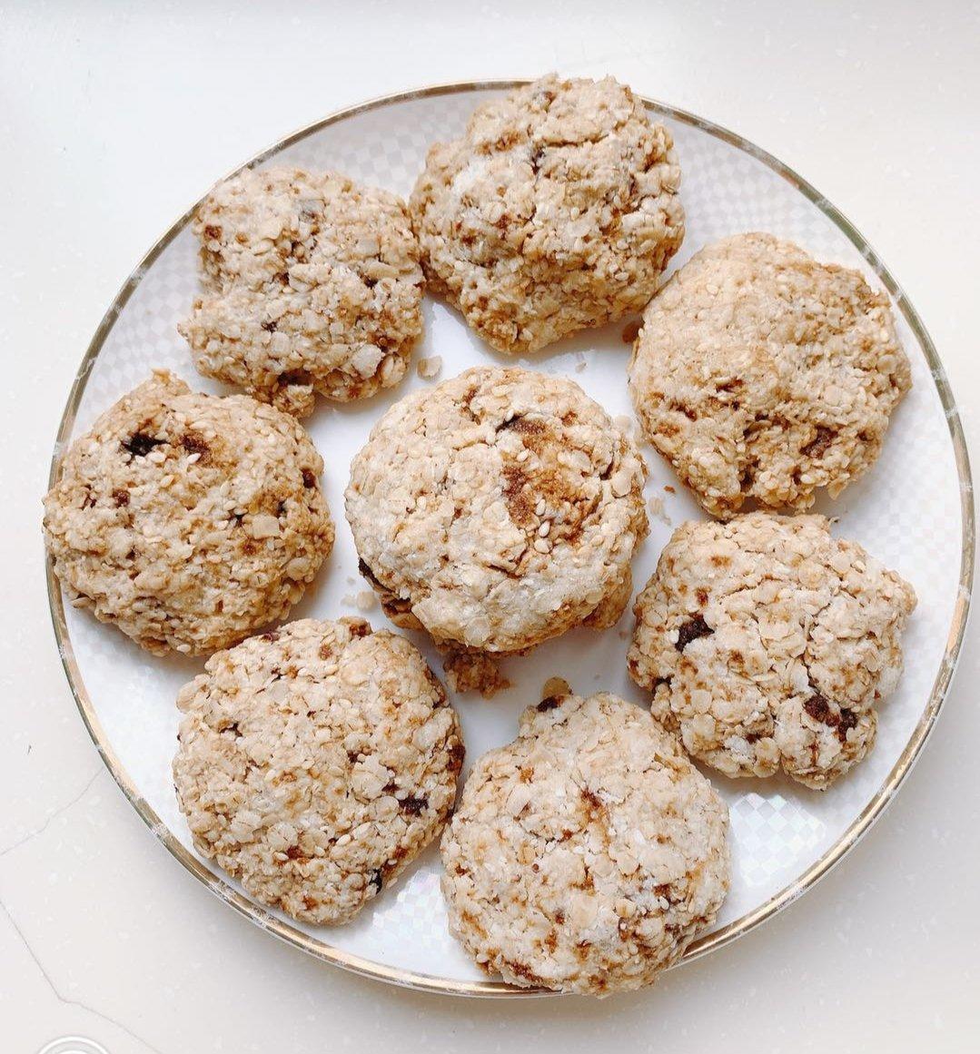 素食:有机燕麦芝麻大饼干