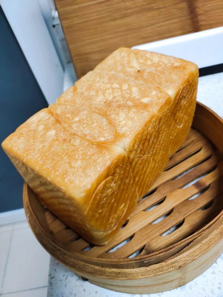 吐司方包，女儿说和来自台湾的爸爸糖一样好看好吃。零失败（是指我个人制作没有失败过）。