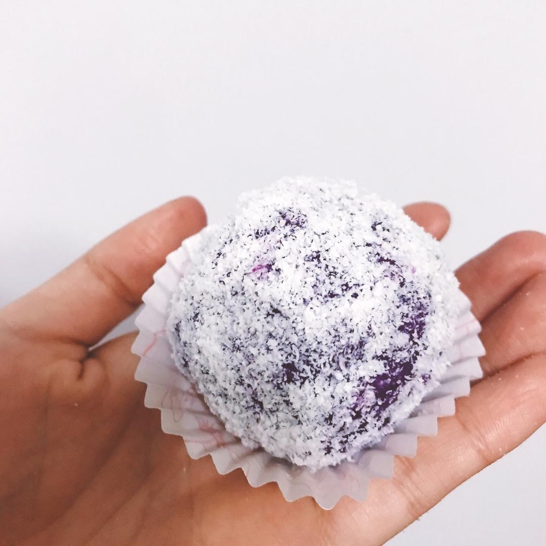 椰蓉紫薯草莓大福