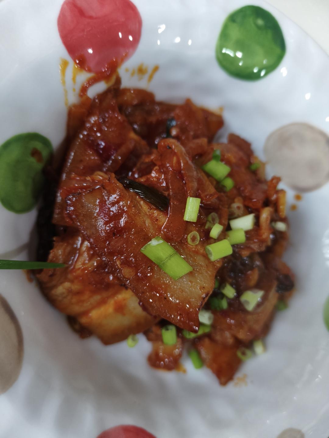 辣白菜炒五花肉