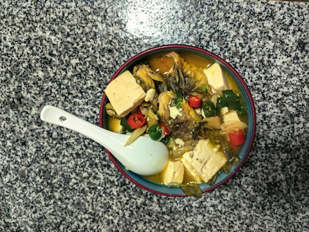 鲜掉舌头的豆腐黄鸭叫。黄辣丁。汪刺鱼。昂刺鱼。。。
