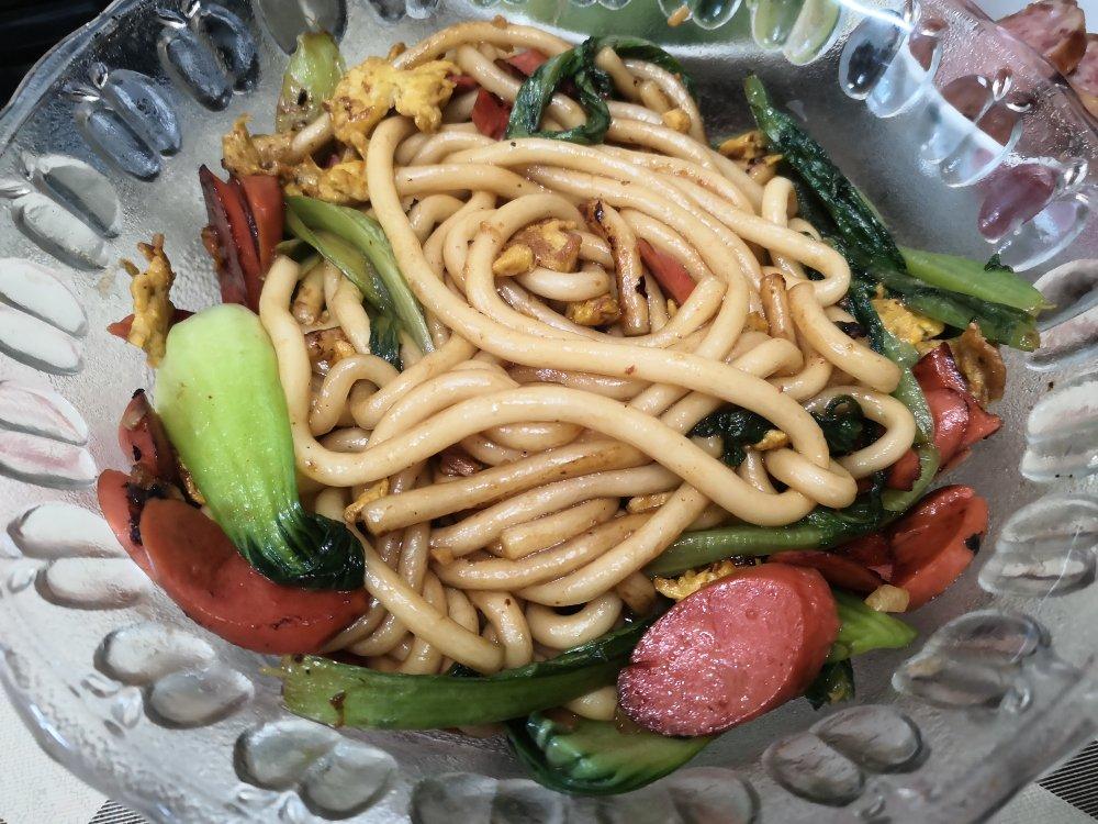 比路边摊好吃百倍的火腿炒土豆粉