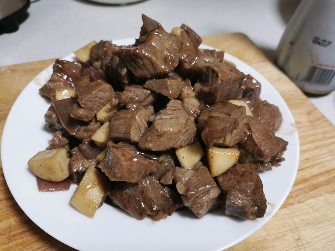 黑椒洋葱杏鲍菇牛肉粒