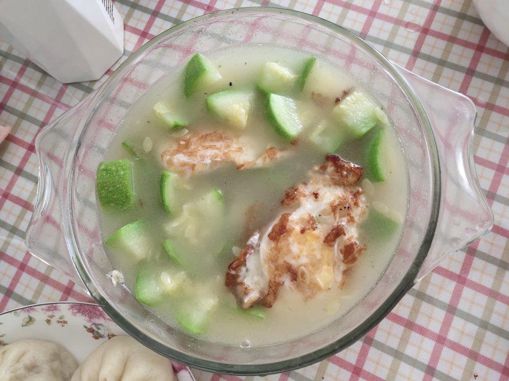 快手汤｜西葫芦鸡蛋汤