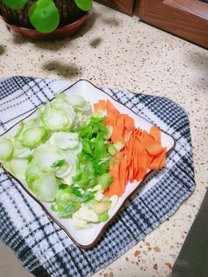 原创小素炒－－胡萝卜炒儿菜的做法 步骤2