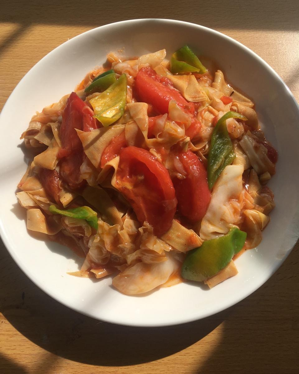家常素三鲜西红柿包菜青椒