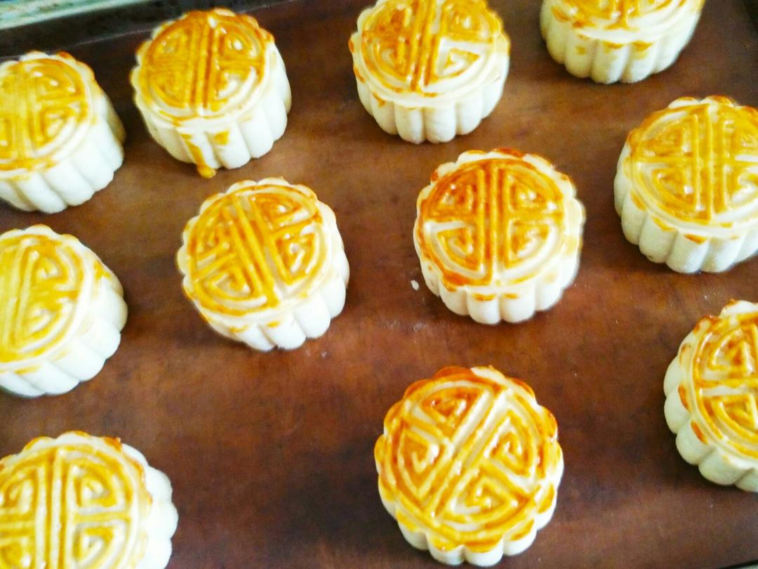 广式月饼——蛋黄莲蓉月饼