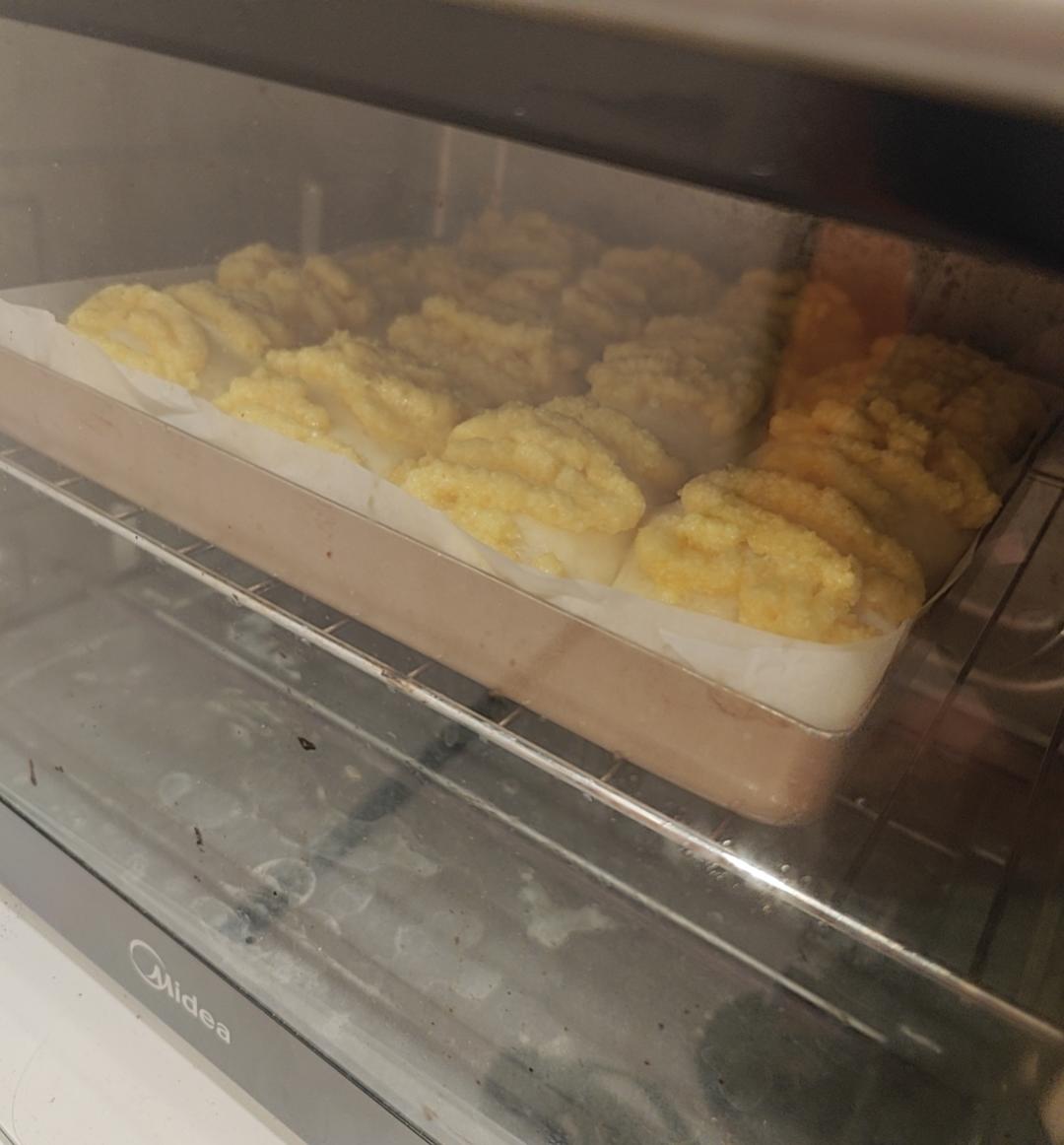 一次发酵同样松软的椰蓉小面包