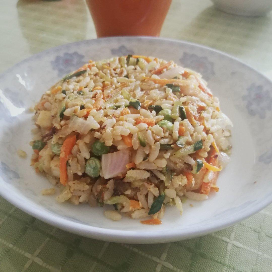 【小高姐】酱油炒饭 普通的炒饭也能做出大厨的味道