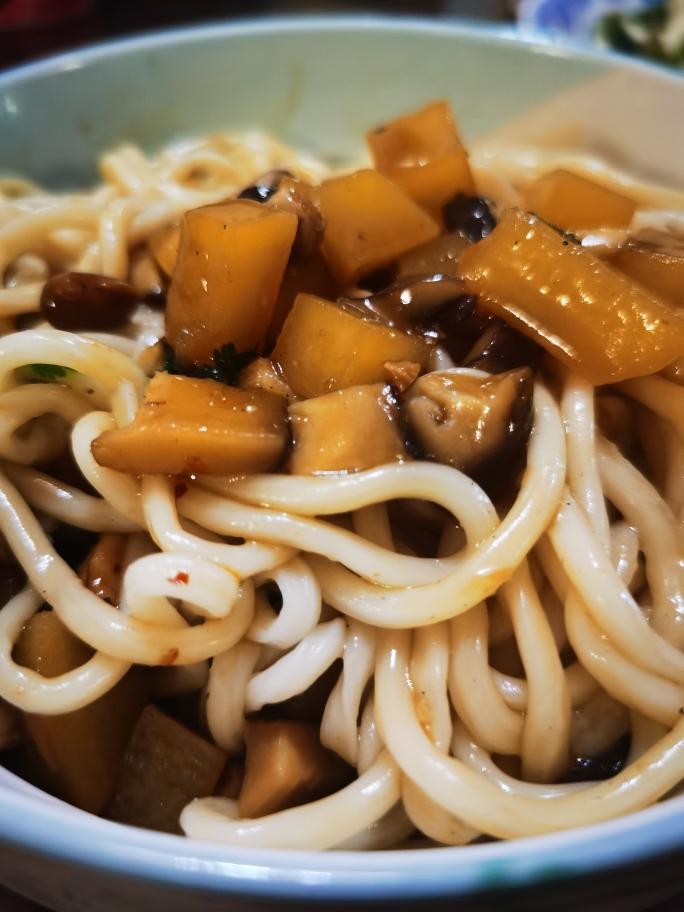 快手纯素打卤面  有滋有味~