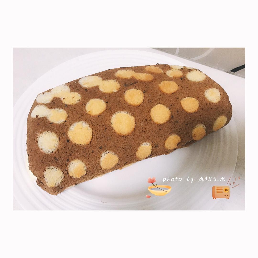 可可奶油波点蛋糕卷