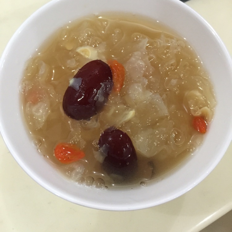 （简单版）银耳莲子糖水 养颜神器！！！