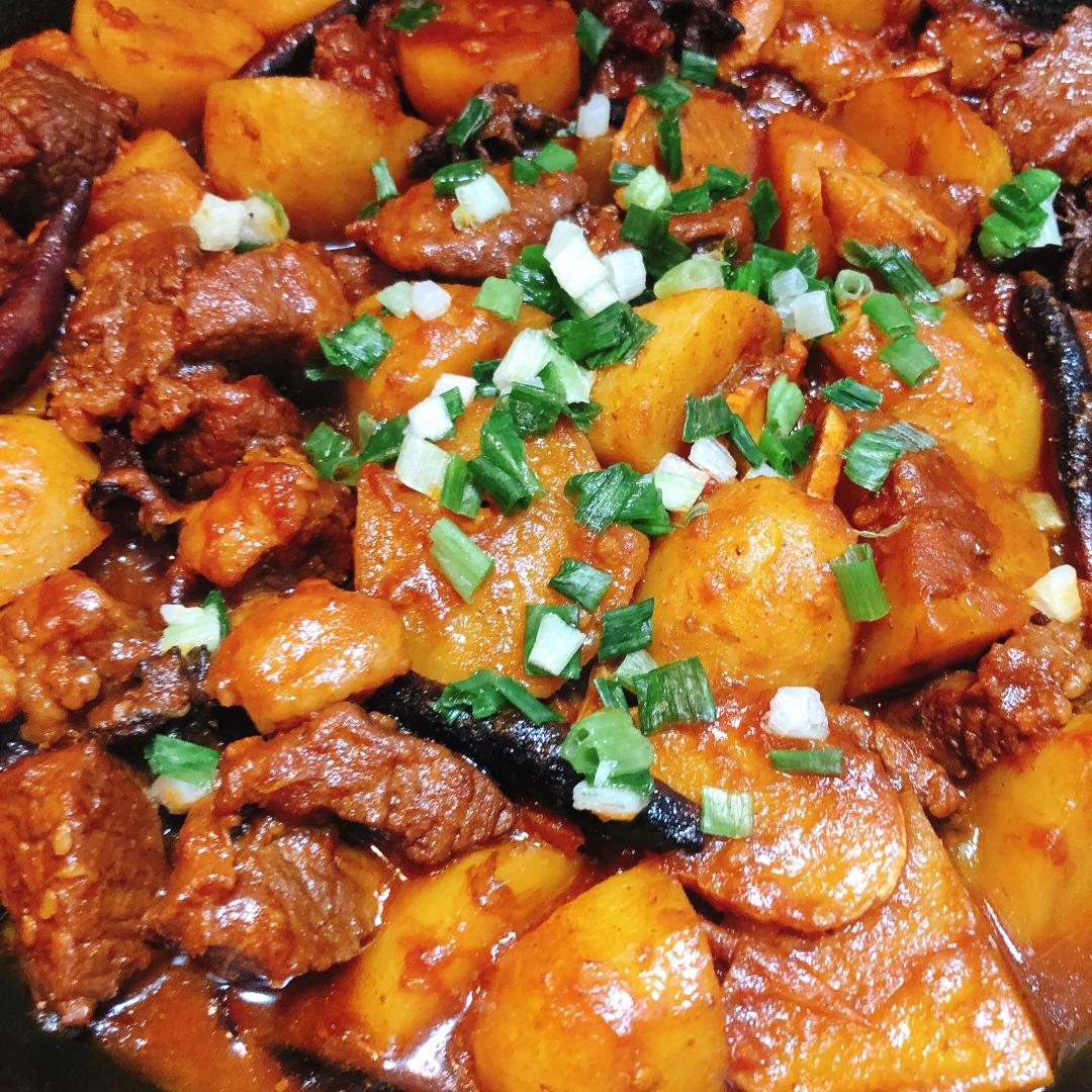 红烧牛肉土豆 （独家秘制）