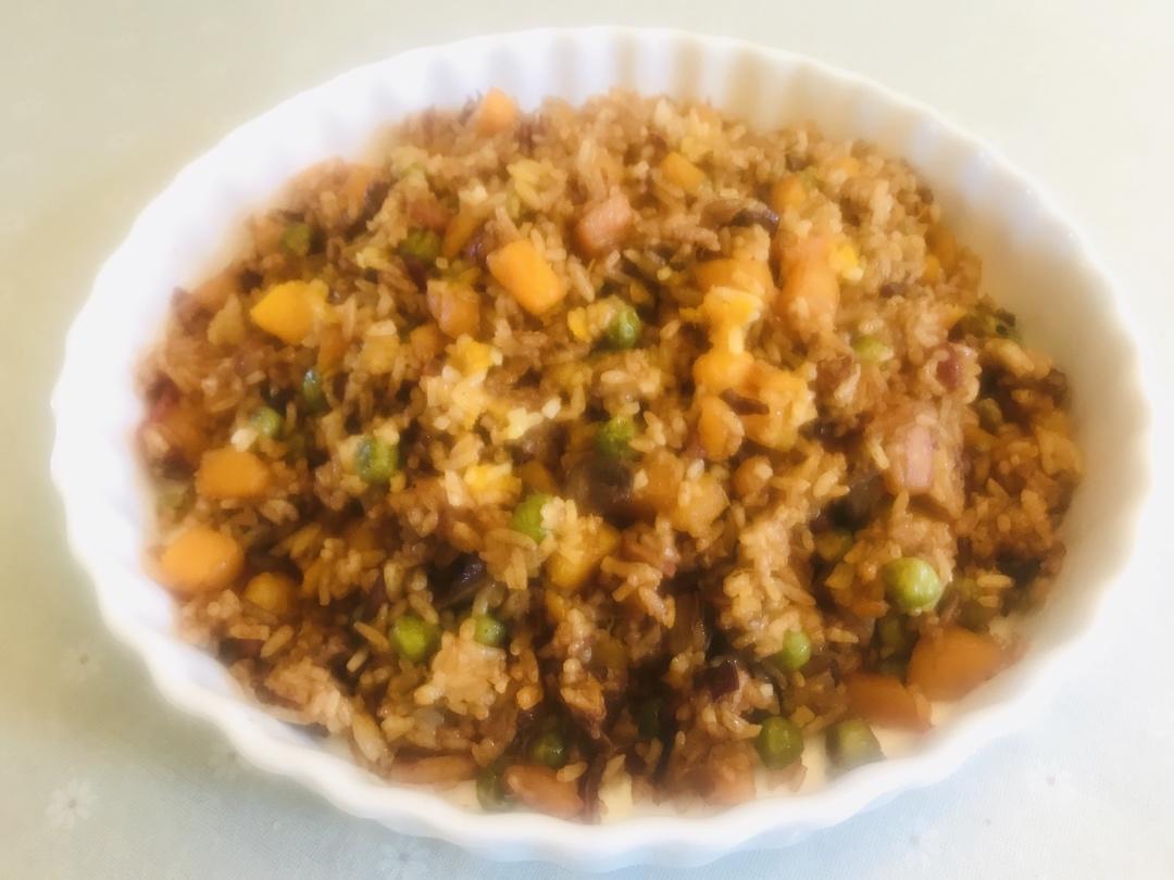 无油食谱—香肠南瓜酱油炒饭