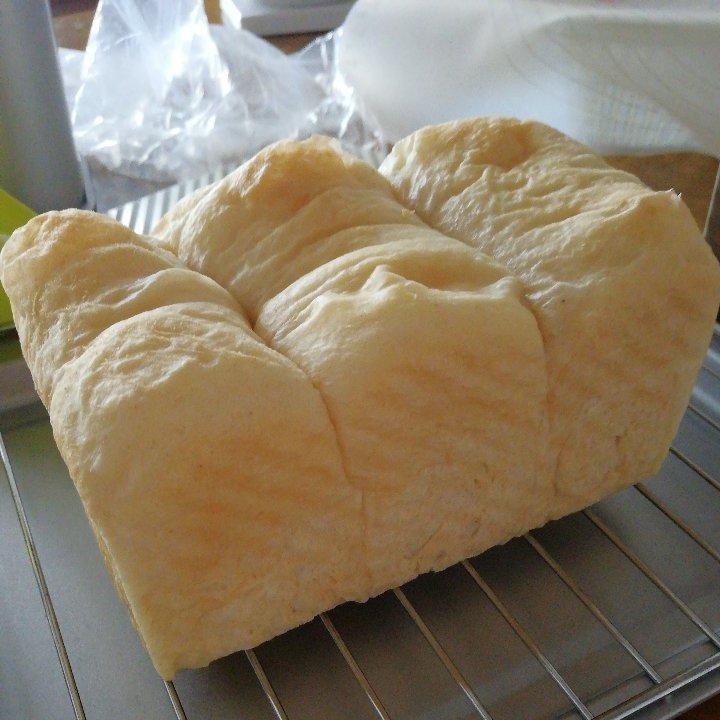 一次发酵的牛奶吐司，省事儿但依旧松软