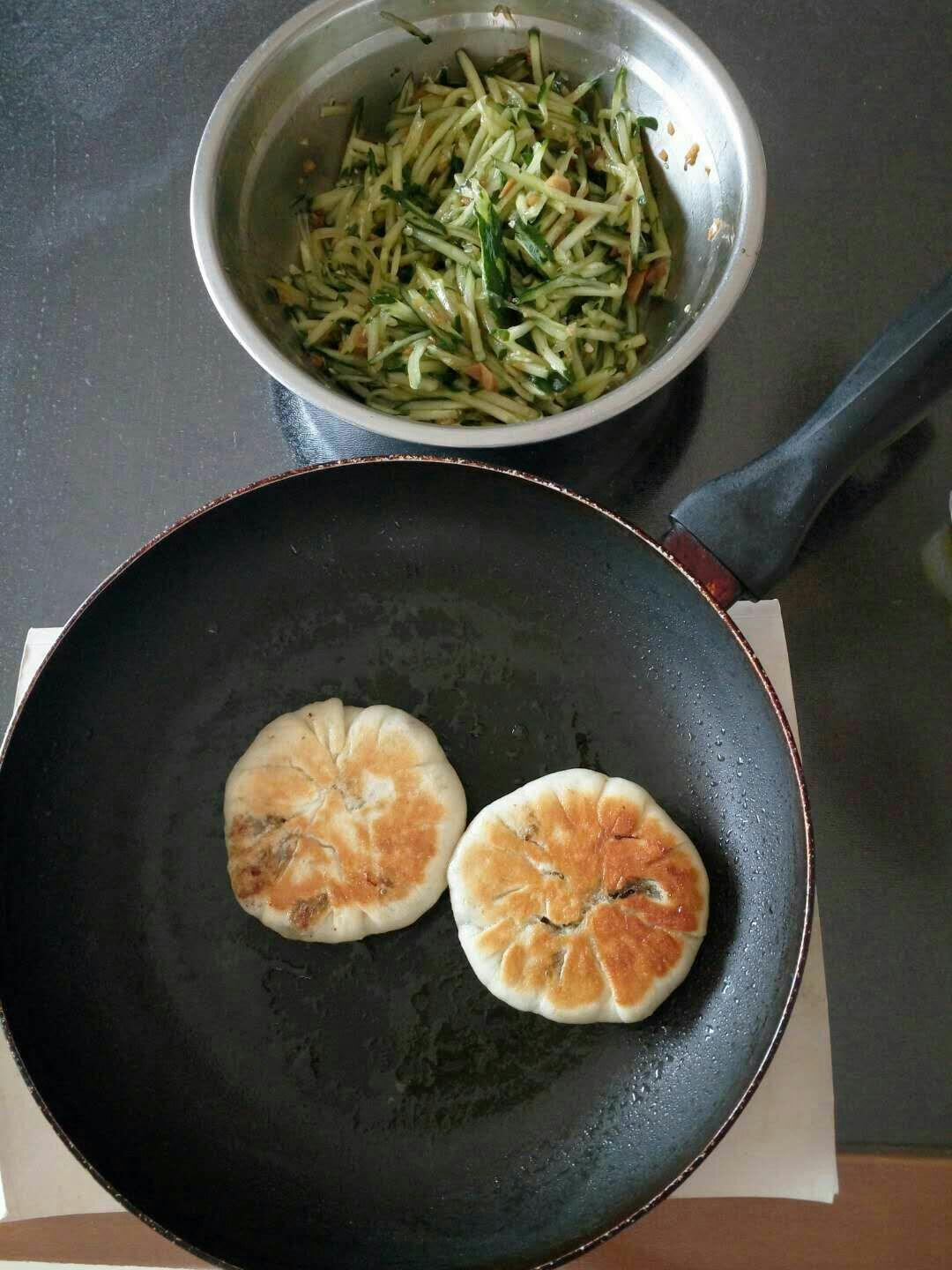 酸菜肉饼