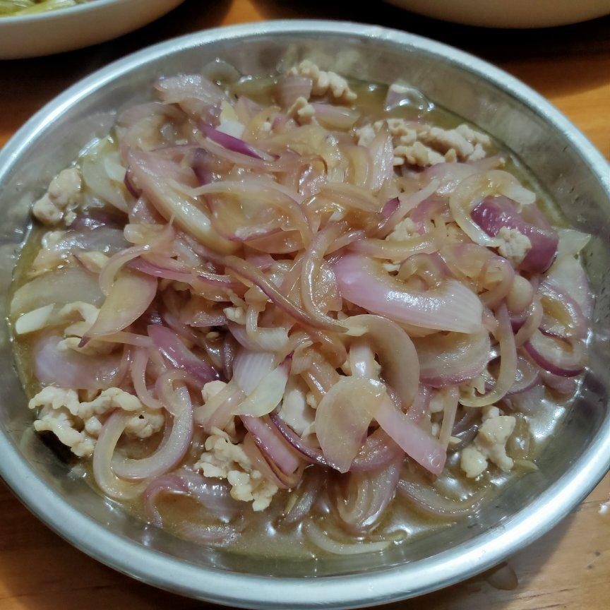 洋葱炒肉（宝宝爱吃）