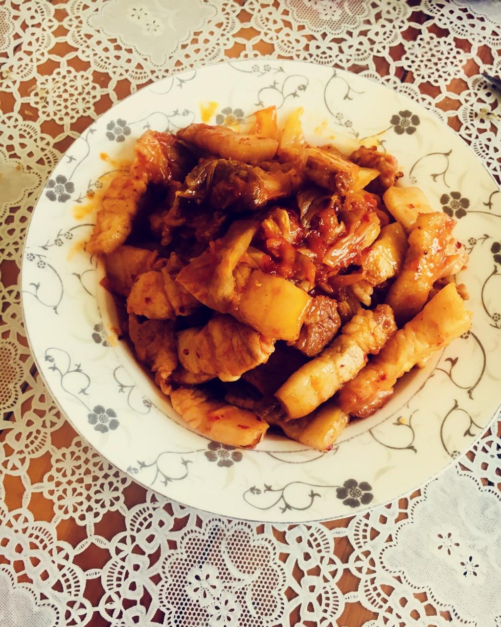 辣白菜炒五花肉