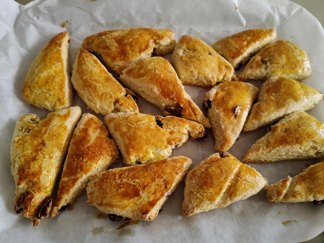 完美裂纹～百分百成功的超好吃奶香司康（禁止搬运）