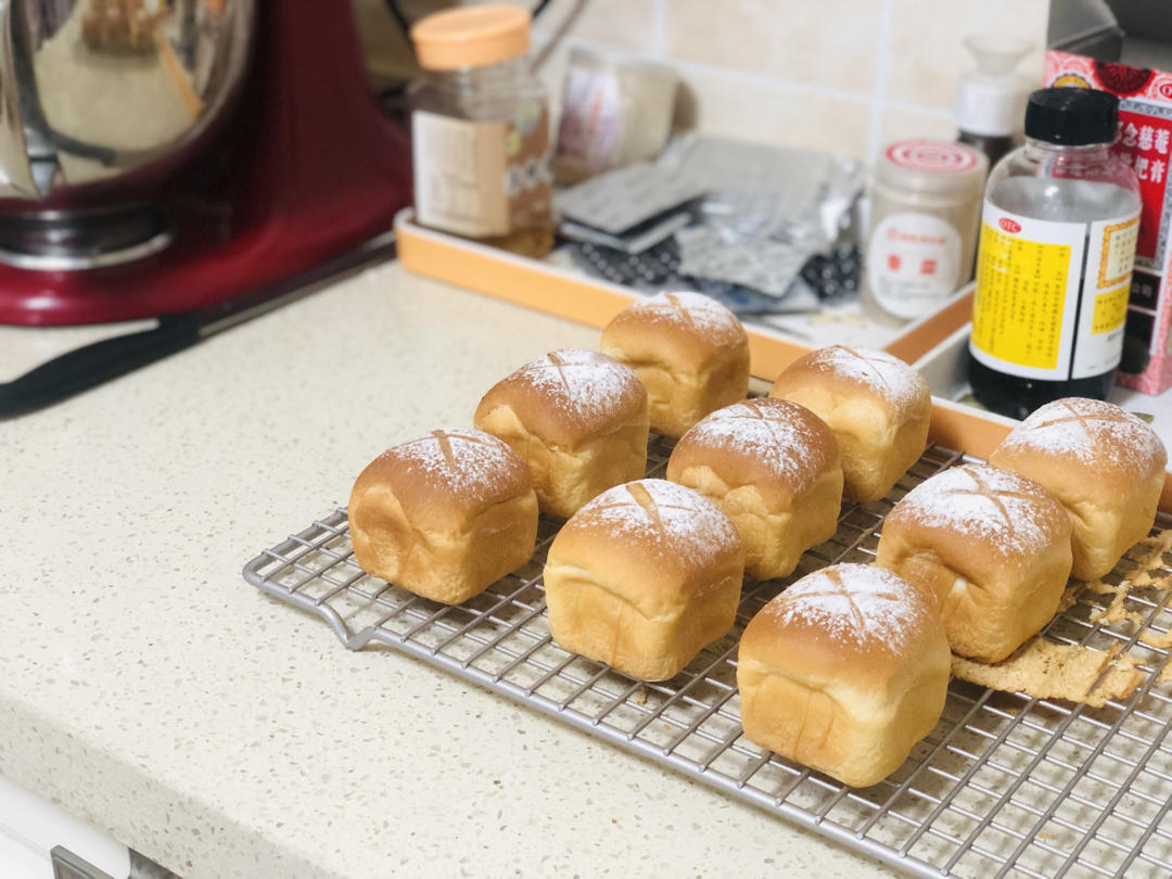 软到没朋友的牛奶小餐包