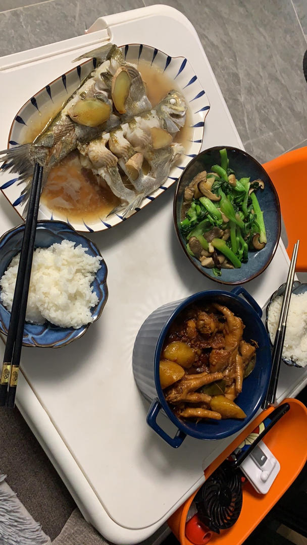 学会这道鸡爪煲就再也不用去胖哥俩排队了