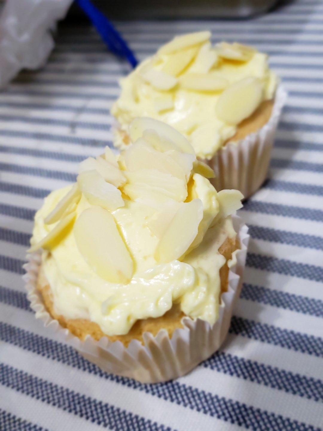 无水不塌不裂的～戚风纸杯蛋糕