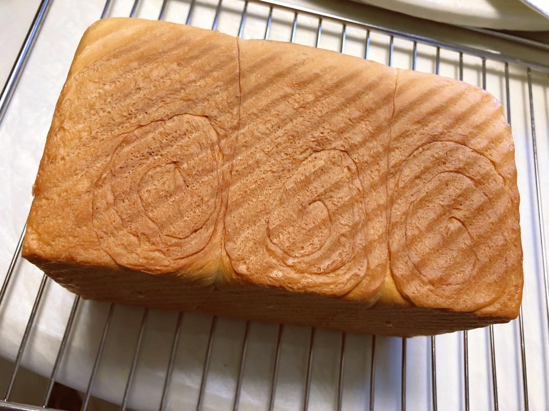 吐司，奶香手撕面包，超级香浓