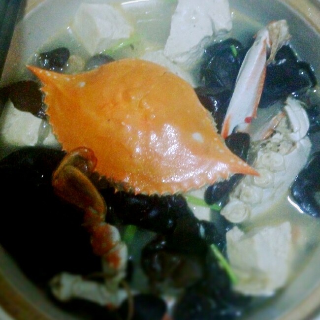 蕃茄梭子蟹豆腐煲
