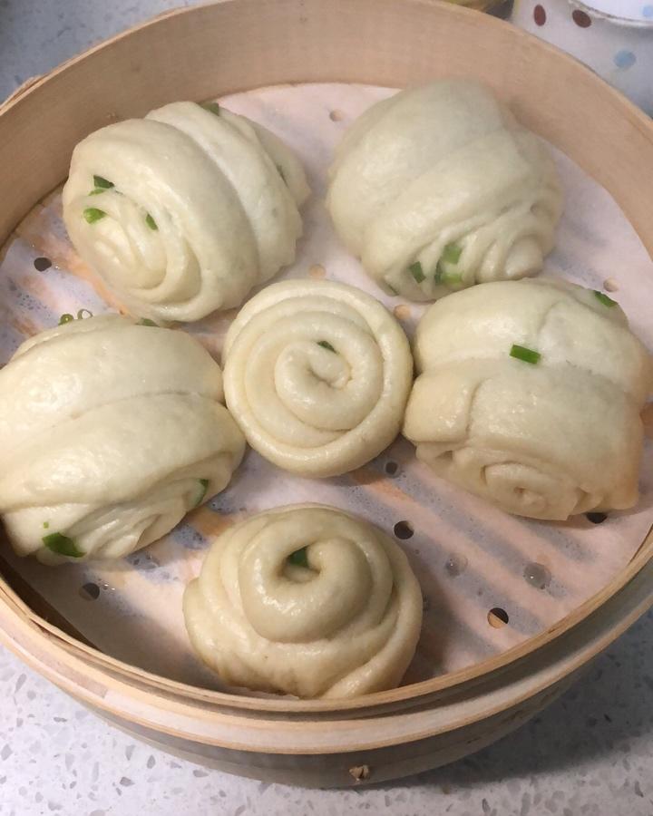 传统的葱油花卷