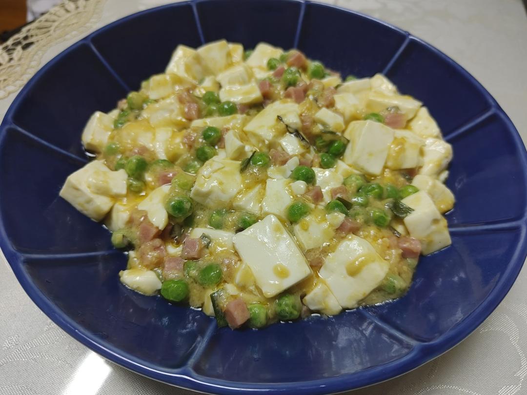 咸蛋黄烧豆腐——懒人必备快手菜，平民版蟹粉豆腐