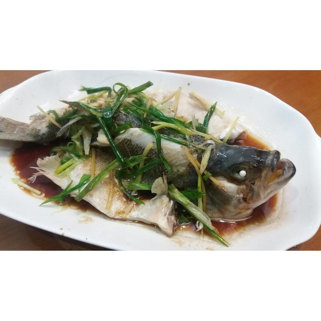 清蒸鲈鱼