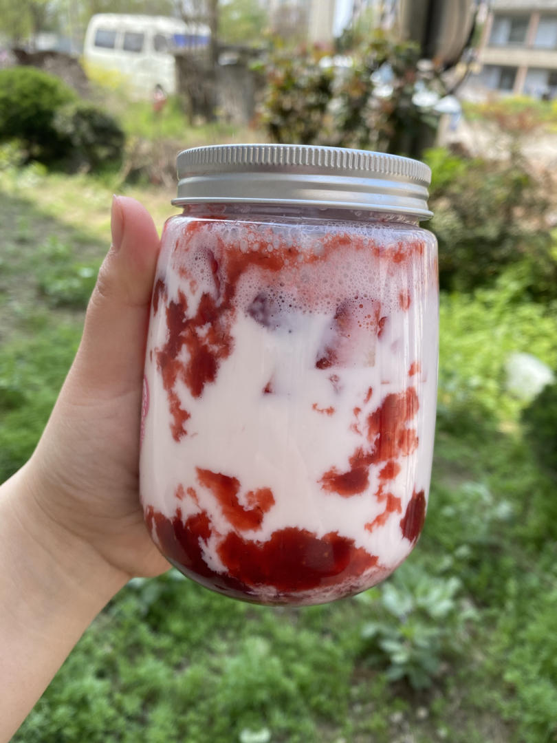 网红草莓鲜牛乳｜草莓牛奶